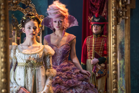 Box office 8 novembre, si impone Lo schiaccianoci e i quattro regni Box office 8 novembre, si impone Lo schiaccianoci e i quattro regni