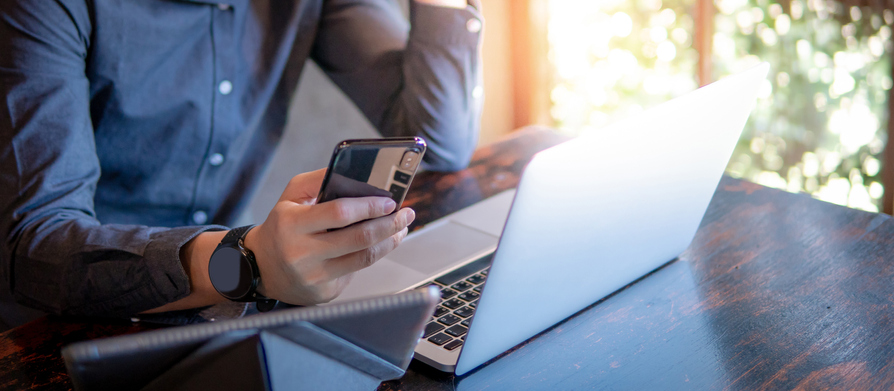 Il 56% dei Mobile surfer utilizza lo smartphone per fare acquisti online Il 56% dei Mobile surfer utilizza lo smartphone per fare acquisti online