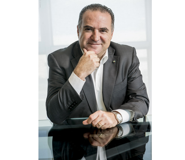 L’innovazione non chiede permesso. Costruire il domani digitale L’innovazione non chiede permesso. Costruire il domani digitale
