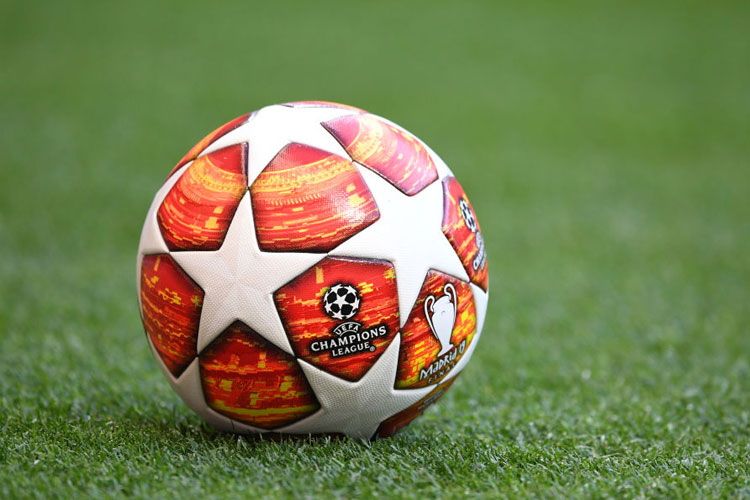 Mediaset-Sky: verso accordo biennale per la Champions League Mediaset-Sky: verso accordo biennale per la Champions League