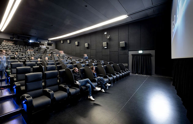 Nuovi dispositivi di sicurezza per il cinema Visionario Nuovi dispositivi di sicurezza per il cinema Visionario