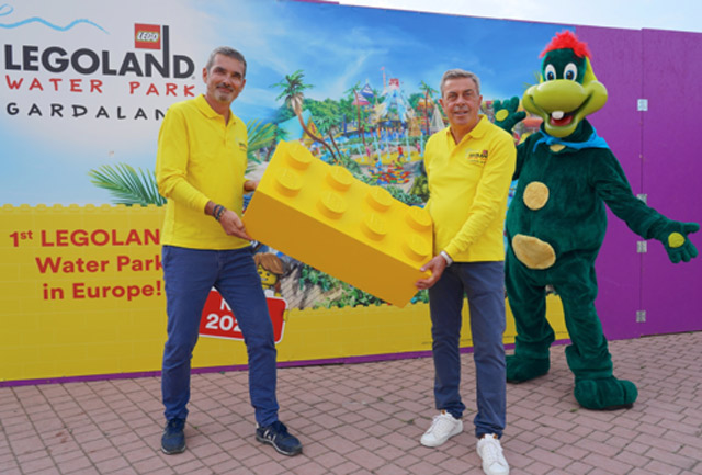 Posato il primo mattoncino LEGO nel cantiere di LEGOLAND Water Park