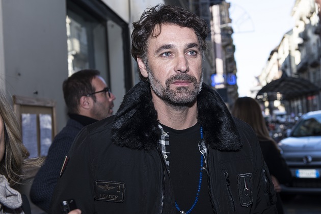 Raoul Bova annuncia una serie sulla Croce Rossa Raoul Bova annuncia una serie sulla Croce Rossa