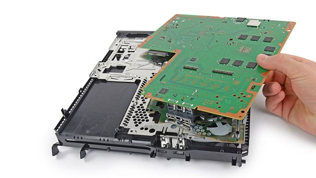Sony, Microsoft e Nintendo rivedono le policy sulla garanzia Sony, Microsoft e Nintendo rivedono le policy sulla garanzia