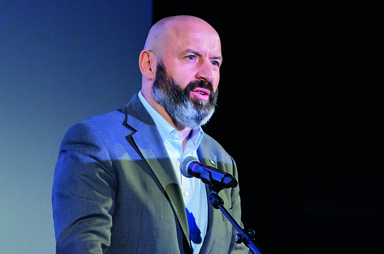 Phil Clapp: “C’è voglia di ricominciare” Phil Clapp: “C’è voglia di ricominciare”