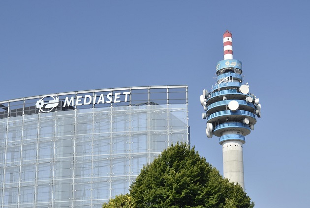 Mediaset rinnova con Sky Mediaset rinnova con Sky