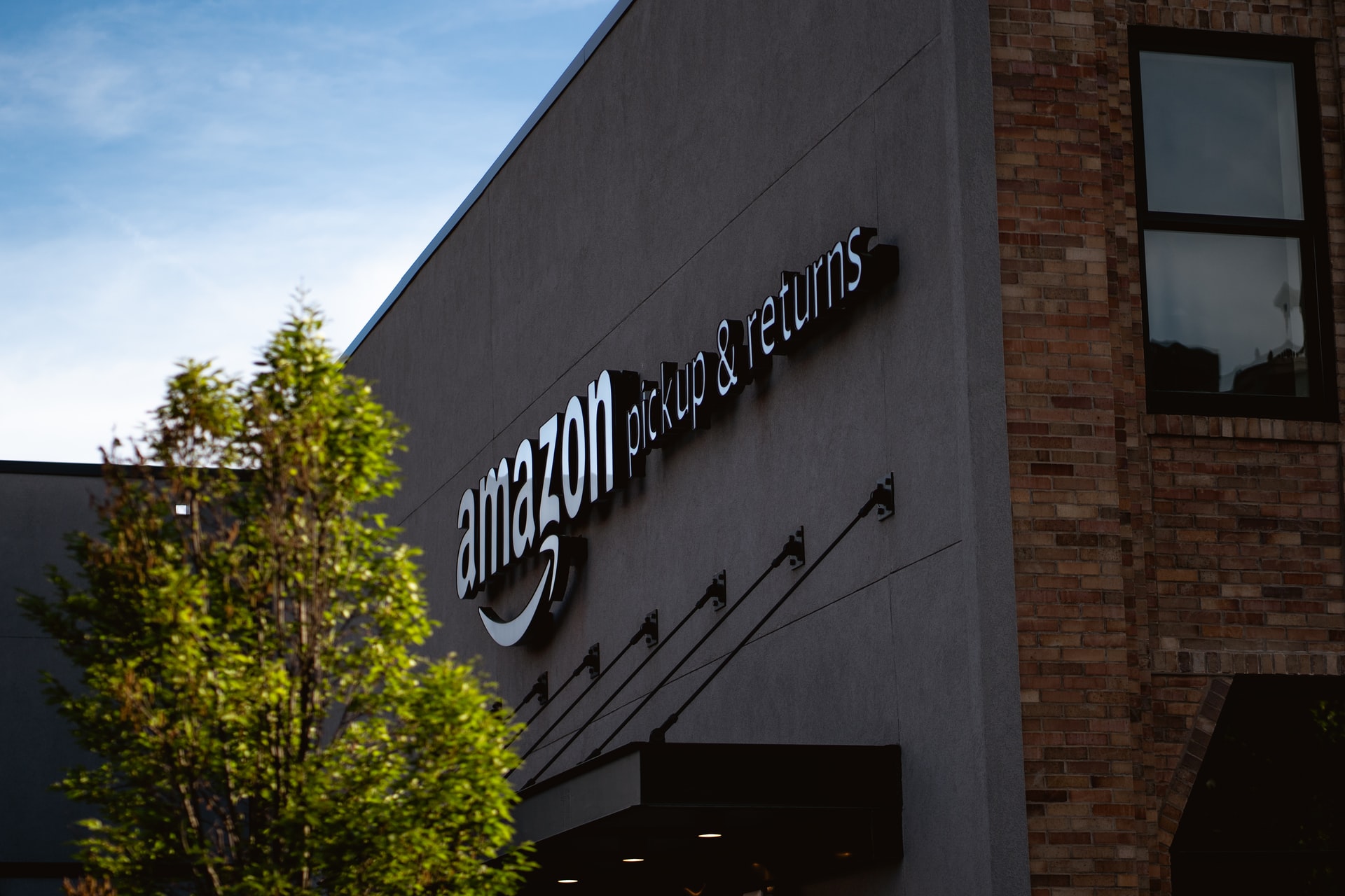 Amazon lancia la propria TV negli Stati Uniti Amazon lancia la propria TV negli Stati Uniti