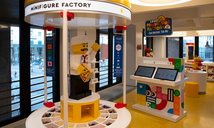 Si rinnova il Lego Certified Store di Milano San Babila