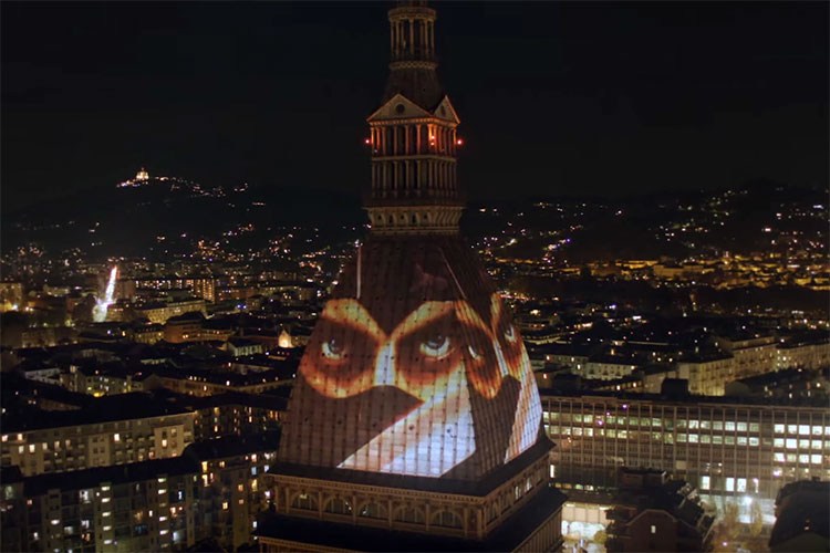 Diabolik illumina la Mole Antonelliana a Torino Diabolik illumina la Mole Antonelliana a Torino