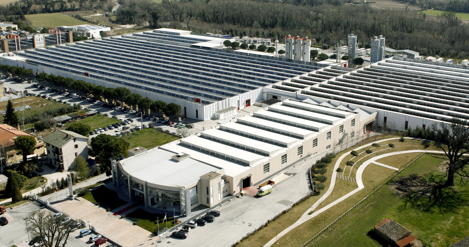 Gruppo LUBE, prima tra le aziende marchigiane Gruppo LUBE, prima tra le aziende marchigiane