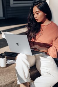 Happy Index: l’indagine sui consumatori italiani durante lo shopping online