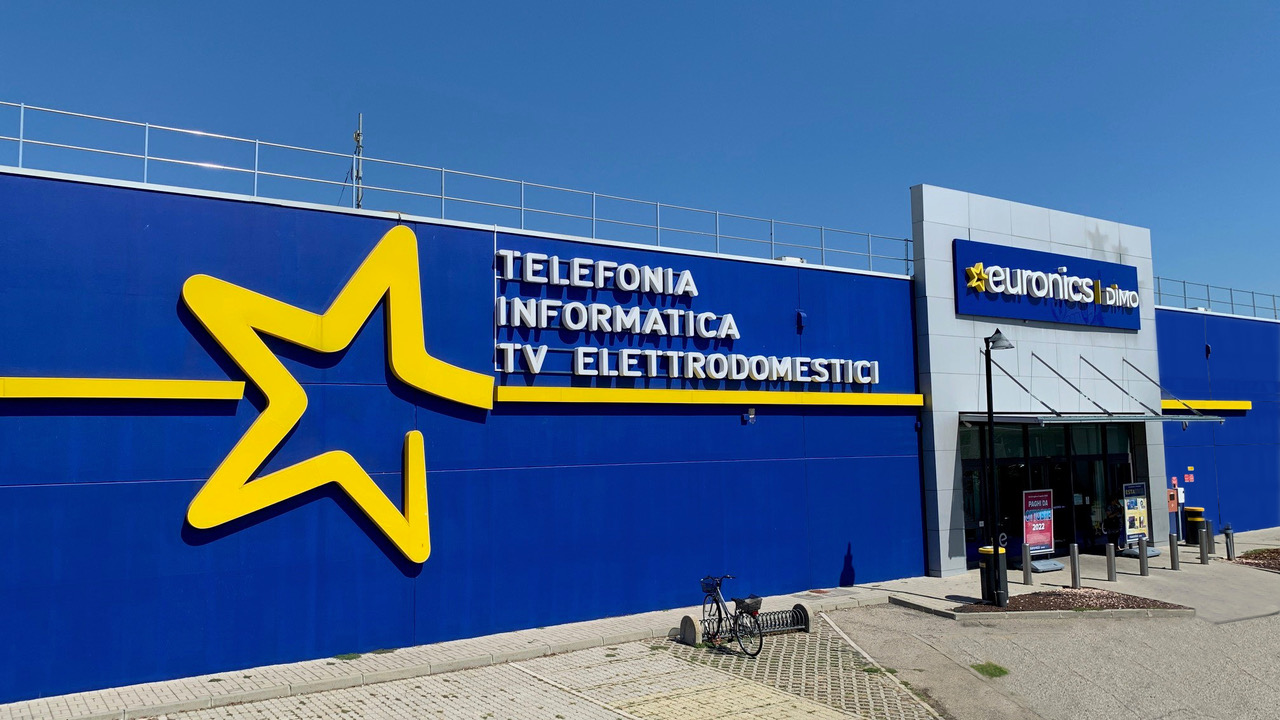 Dimo Euronics: restyling del punto vendita di Vercelli Dimo Euronics: restyling del punto vendita di Vercelli