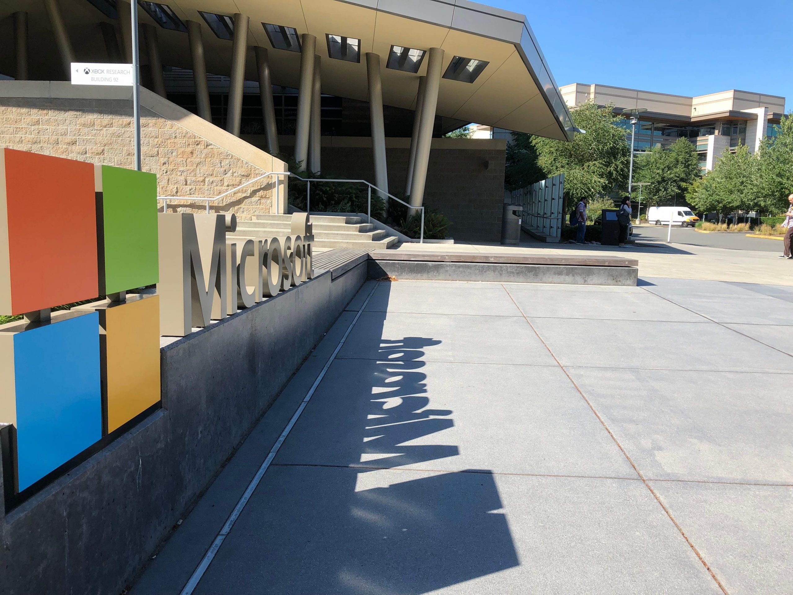 Un trimestre piatto per Microsoft: +2% Un trimestre piatto per Microsoft: +2%