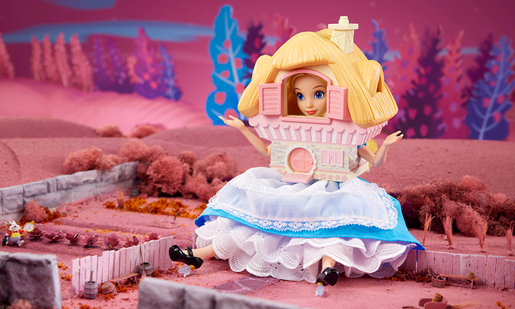 Mattel Creation, svelata la bambola di Alice nel Paese delle Meraviglie