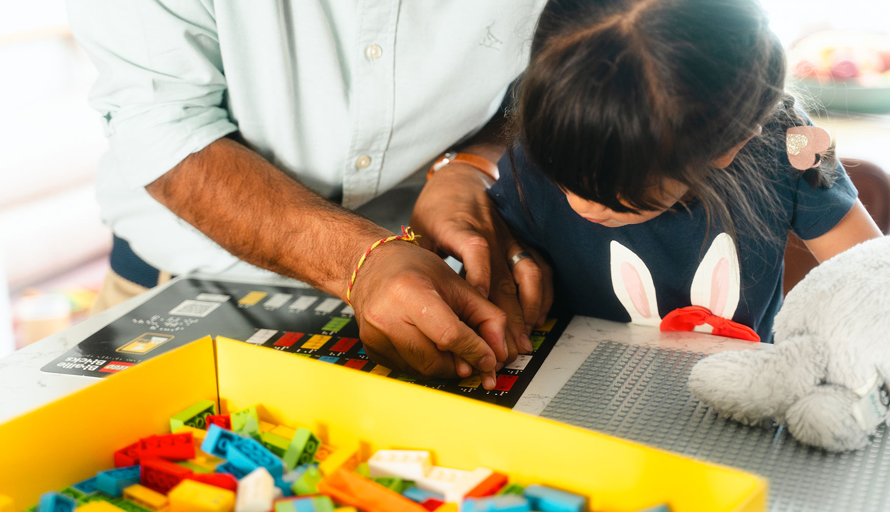 I mattoncini Lego Braille Bricks in Braille per non vedenti