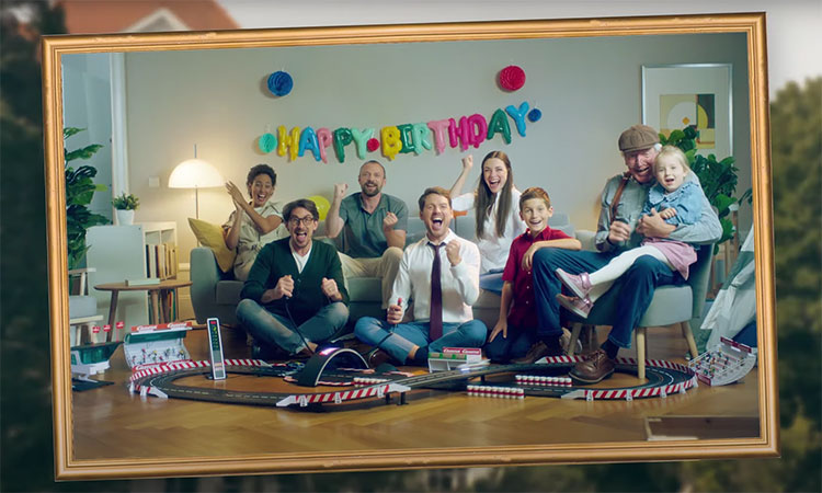 Carrera Toys, un emozionante spot per festeggiare i 60 anni dell’azienda